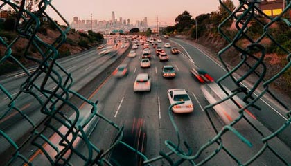 欧洲预选赛：豪强对决，赛场对碰令人热血沸腾